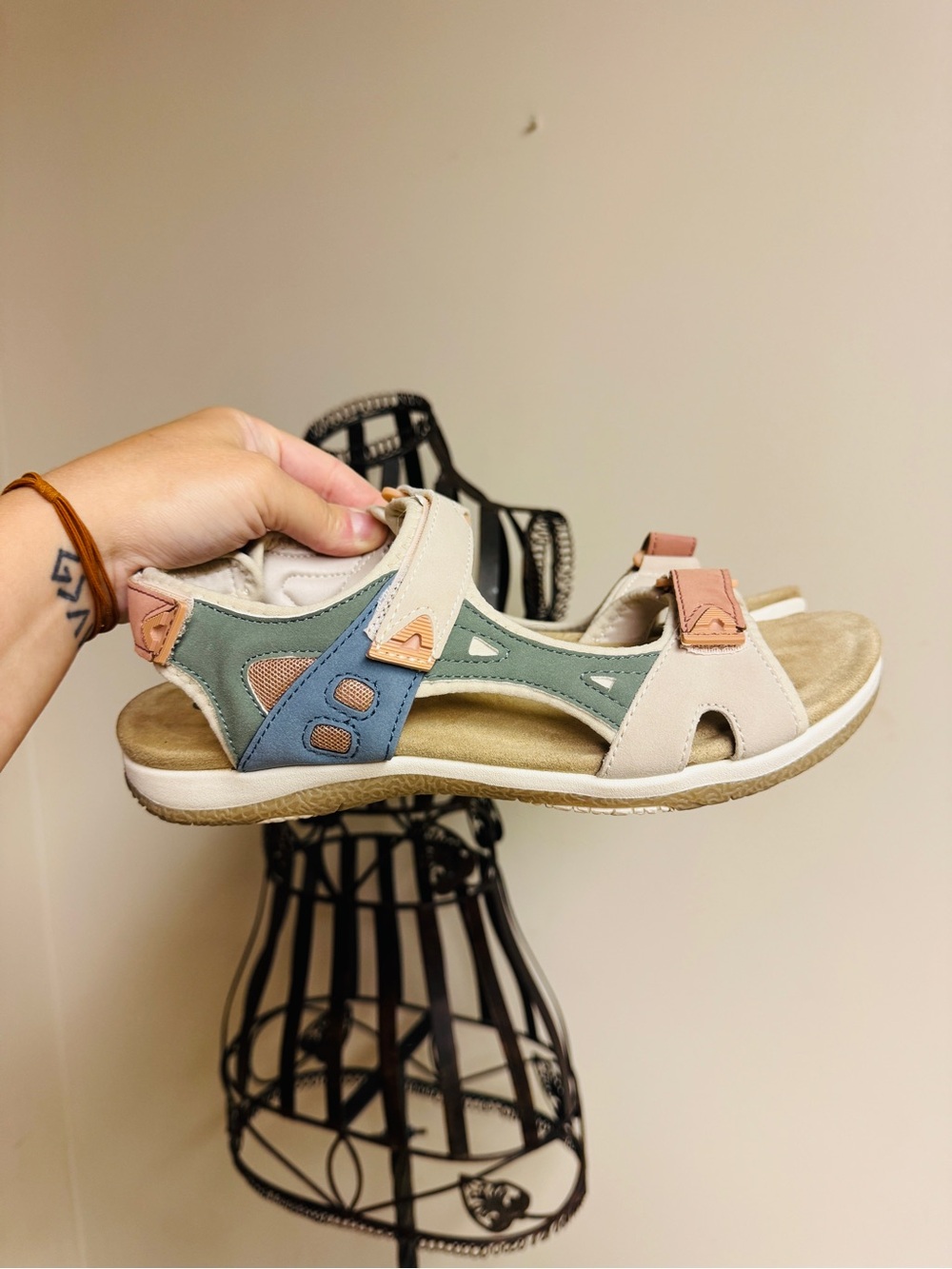 EARTH | Skylar round toe Multi-Color Comfort Sandals | 9